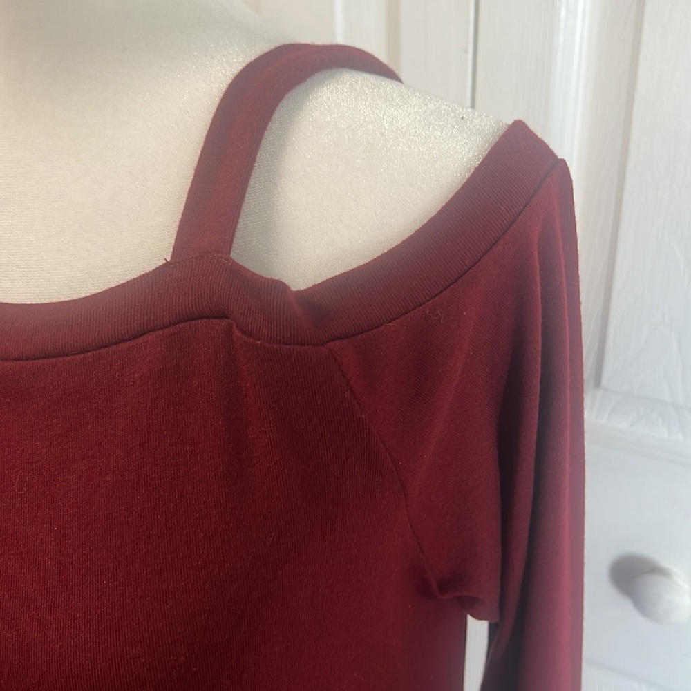 Off shoulder Tunic Small - Picture 2 of 4